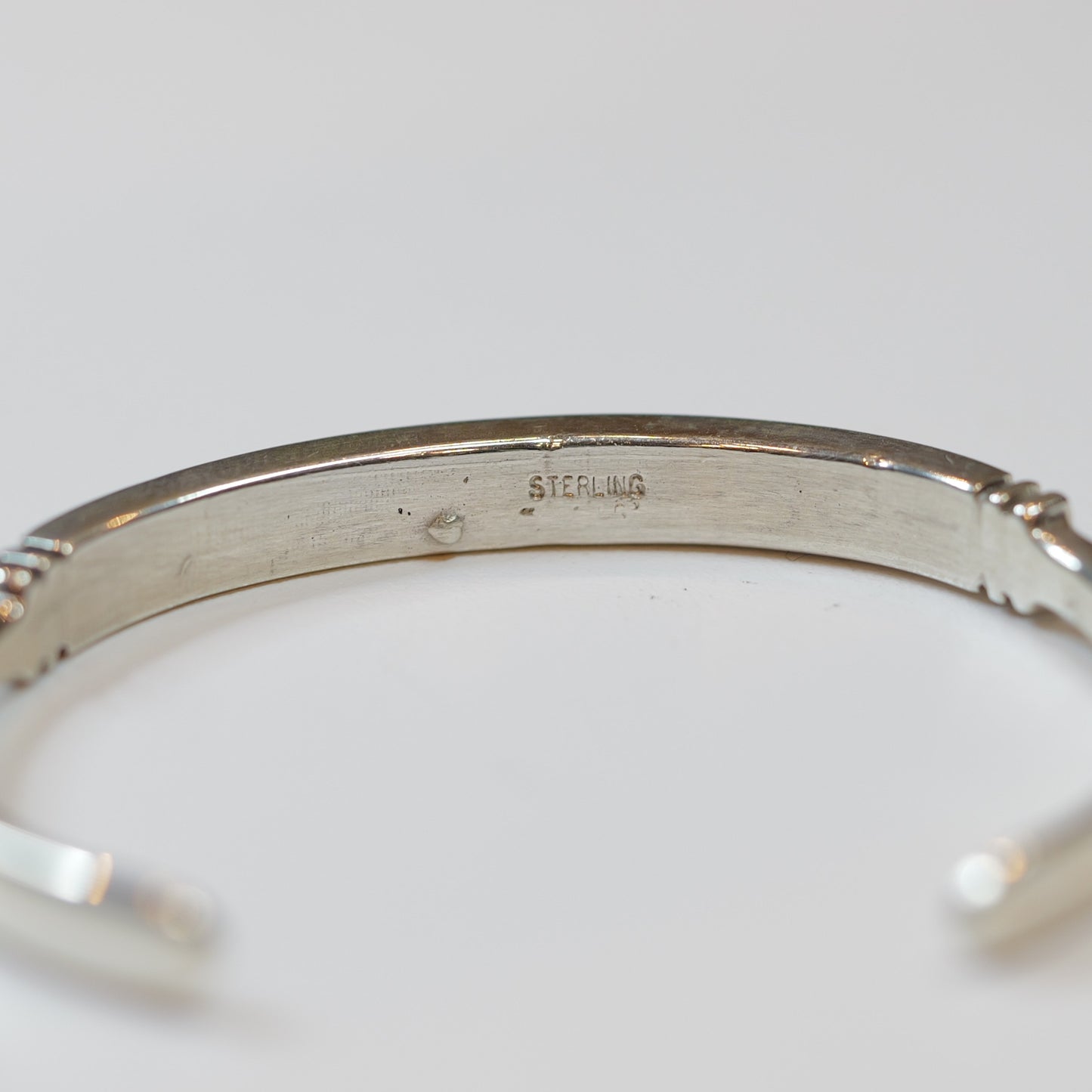 Turquoise Bangle ズニ族 ターコイズ×コンクシェル 内径12cm シルバー