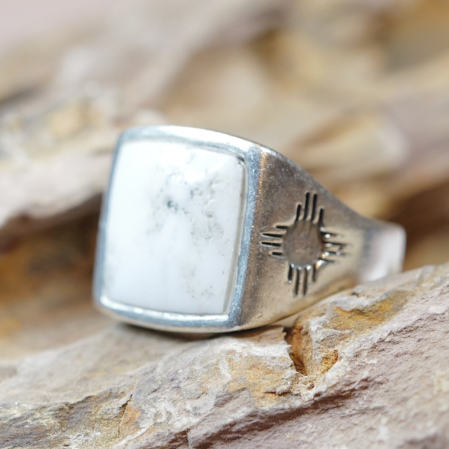 Zuni White Stone Square Ring ズニ族 ホワイトストーン リング 21号